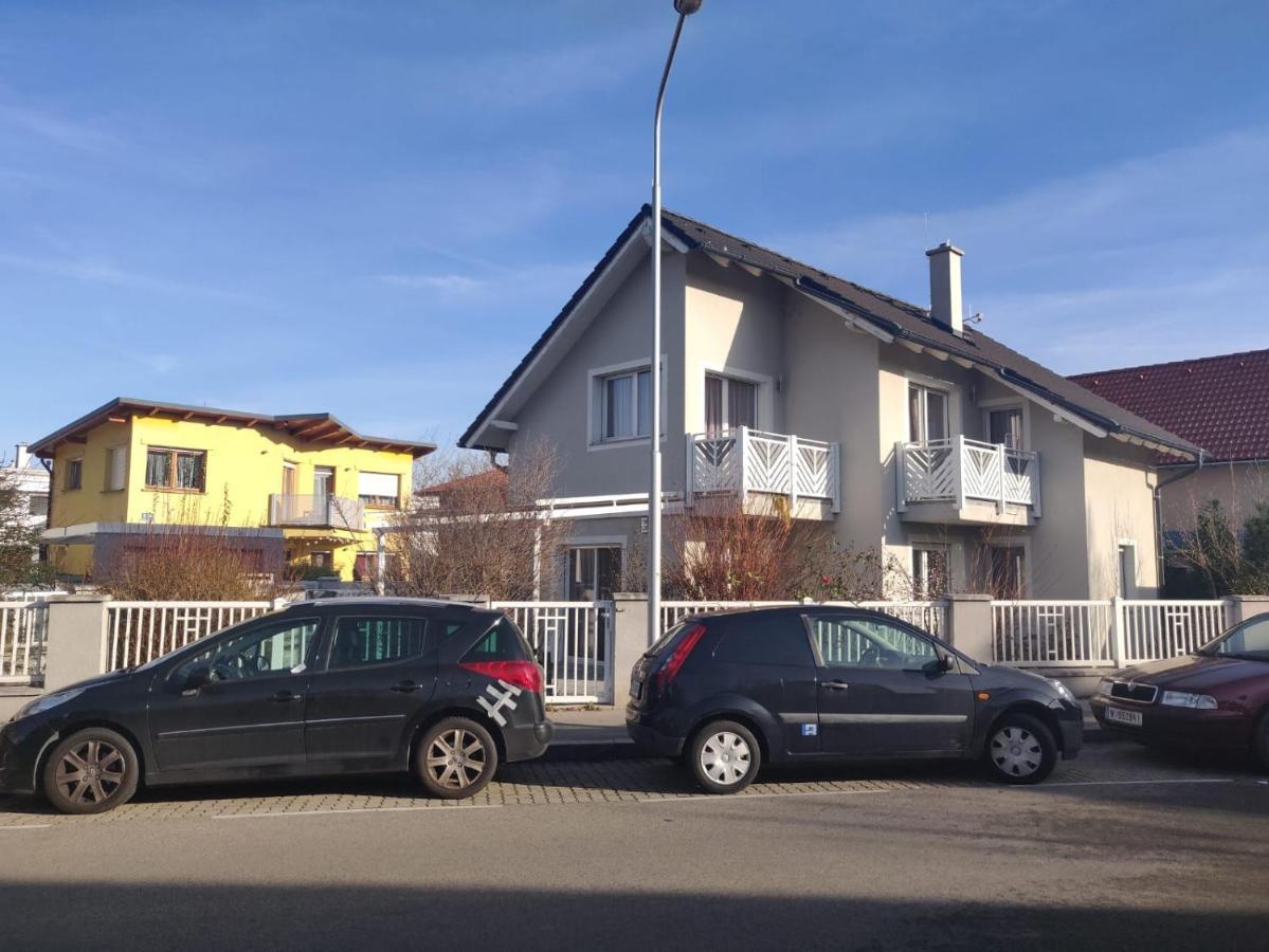 Relax - Ferienhaus In Wien Exterior photo